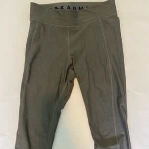 Under Armor Grey Cropped Leggings